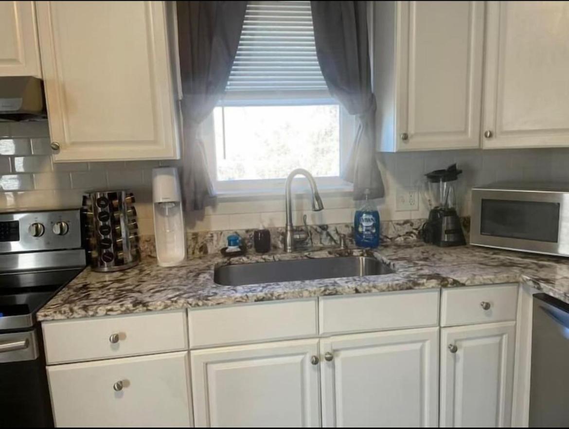 Charming Cottage Historic Falmouth Cape Cod Near Beach And Downtown 2Br 1Bath Deck Exterior foto
